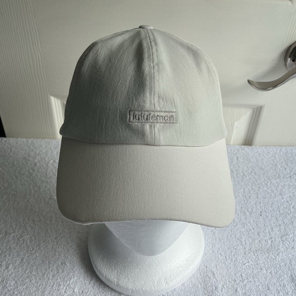 lululemon athletica Cream Cap